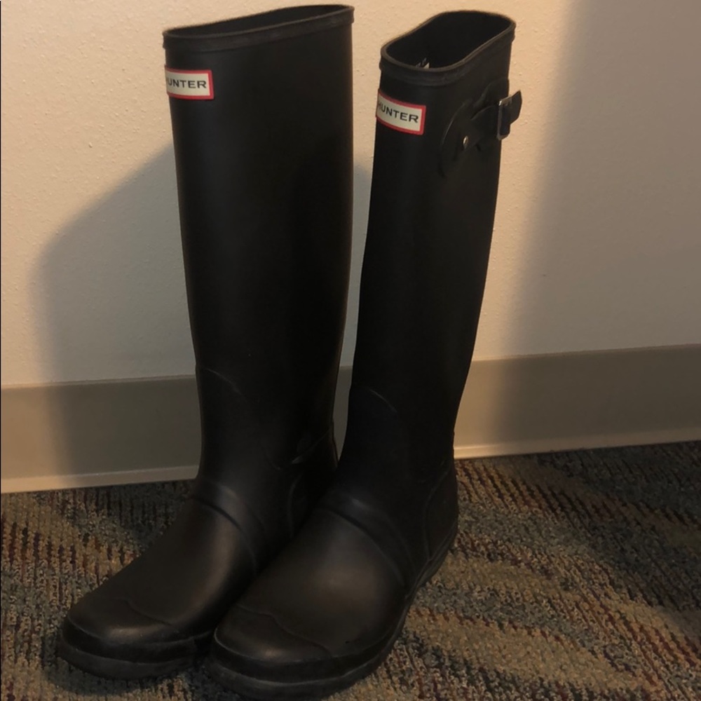 Size 9 Black Matte Hunter Boots!